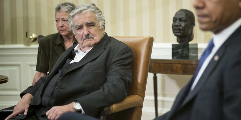 Mujica considera que Obama podría mejorar relaciones con Cuba